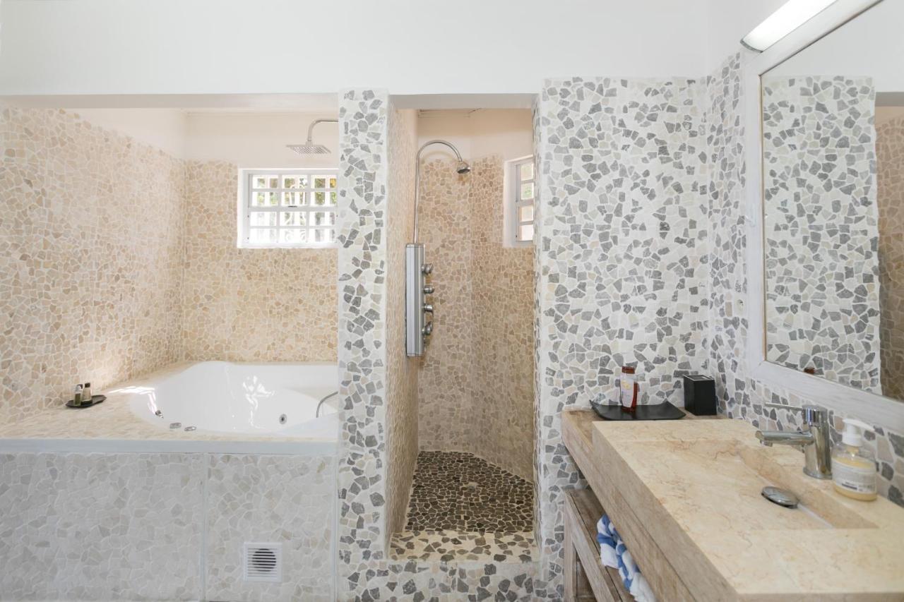 Orient Bay Villa Rentals St Martin ภายนอก รูปภาพ